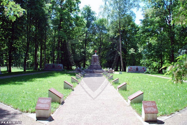 Воинское кладбище в городе Жагаре (общий вид)