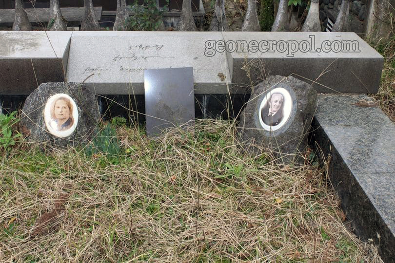 Надгробный памятник