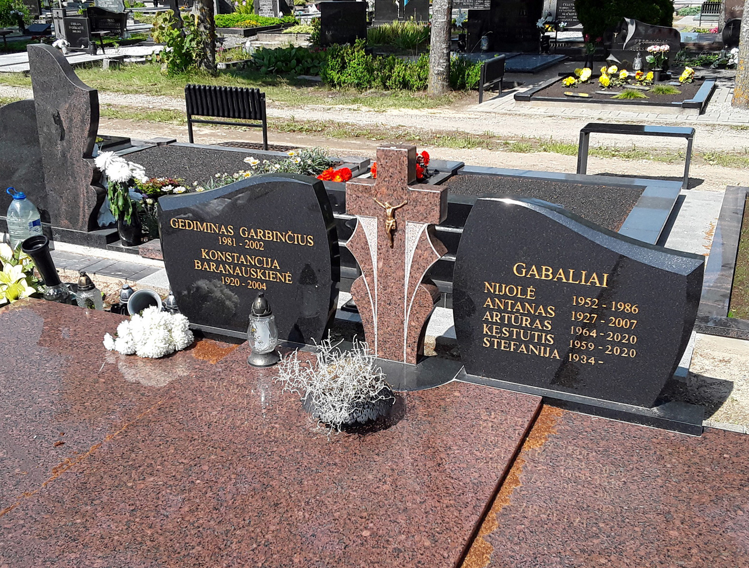 Надгробный памятник