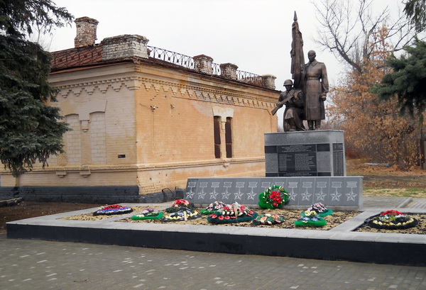 Братская могила на хуторе Красновка (общий вид)