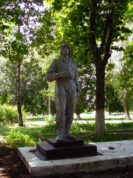 Братская могила в селе Ротмистровка (общий вид)