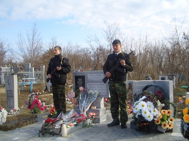 Надгробный памятник