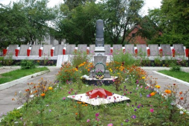 Бртская могила в посёлке Калинино (общий вид)