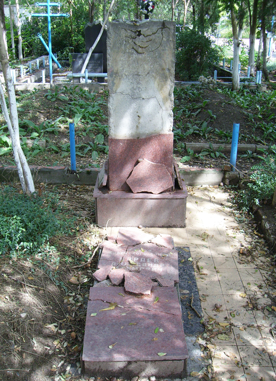 Бывший надгробный памятник в Грозном