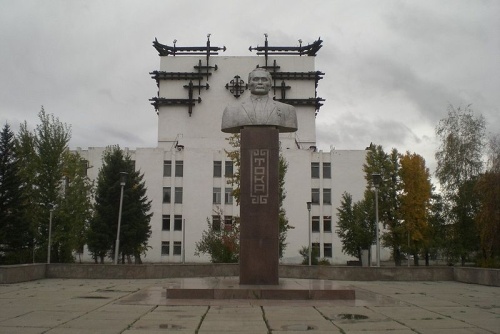 Памятник С.К. Тока