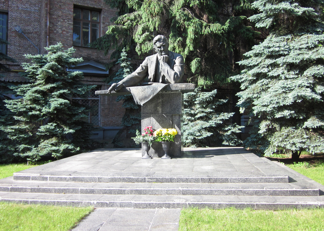 Памятник в Киеве