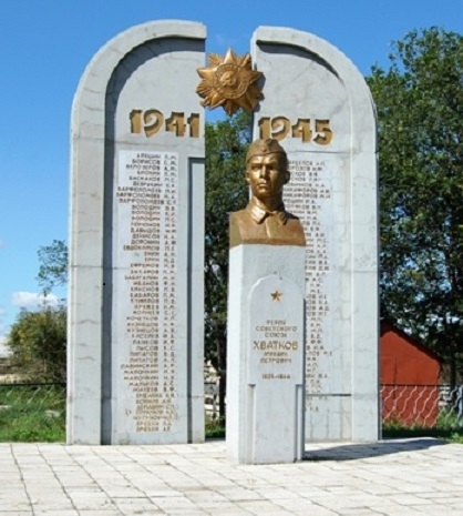 Памятник в селе Луговое
