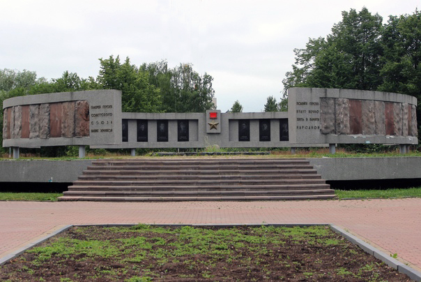 Мемориал Героев в Петрозаводске (общий вид)