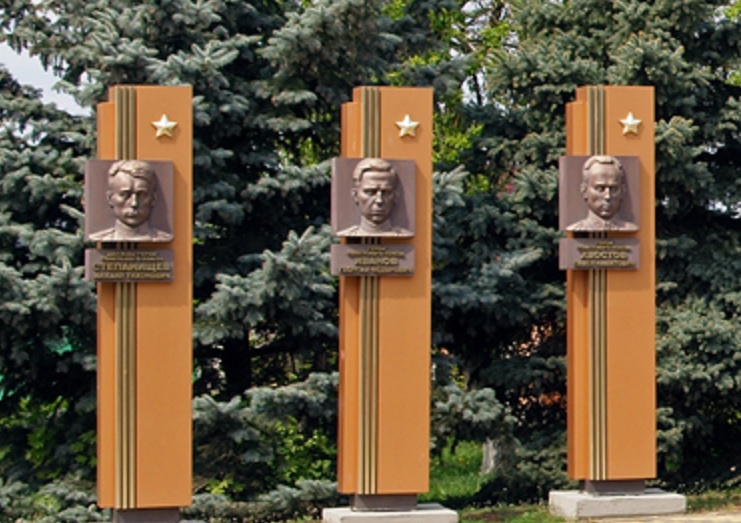 Фрагмент Аллеи Героев в Задонске