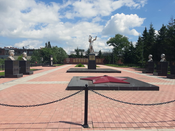 Мемориал Славы в городе Тюкалинск (общий вид)