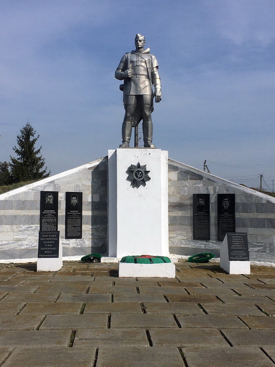 Памятник в селе Еленовское