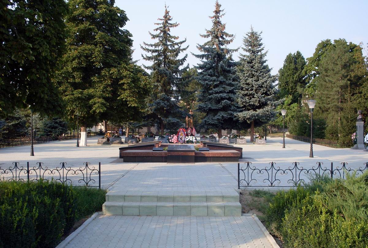 Мемориал в городе Дубоссары (общий вид)