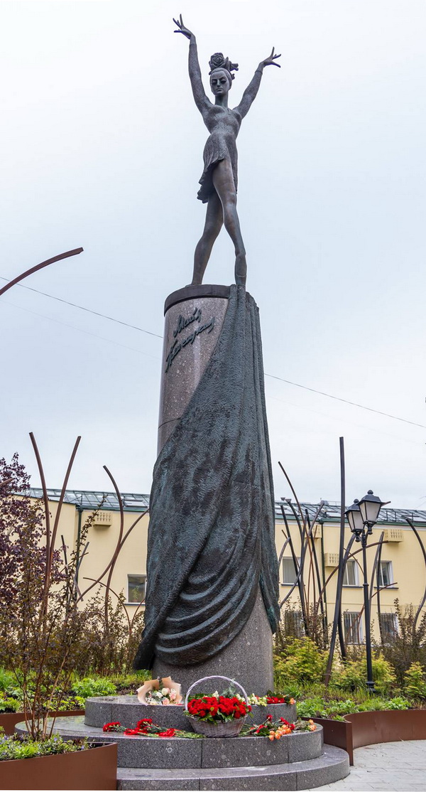 Памятник в Москве