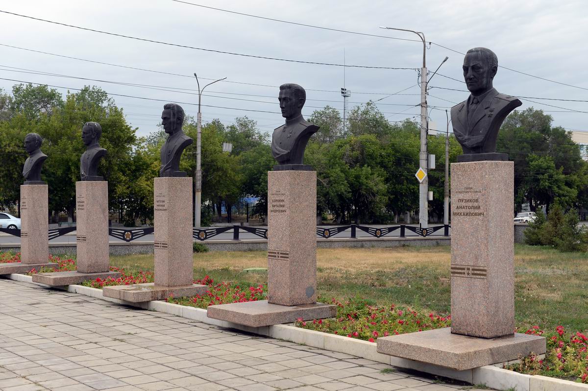 Аллея Героев в городе Орск (общий вид)