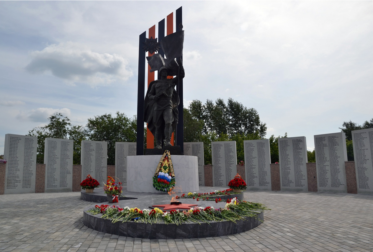 Мемориал Славы в селе Варна (общий вид)