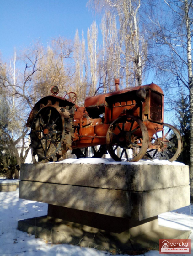 Памятник в селе Тюп