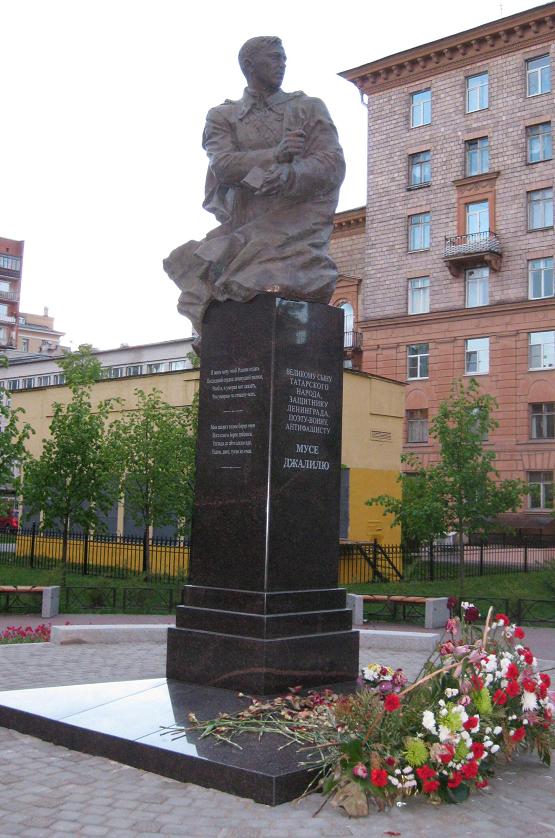 Памятник в Санкт-Петербурге (1)