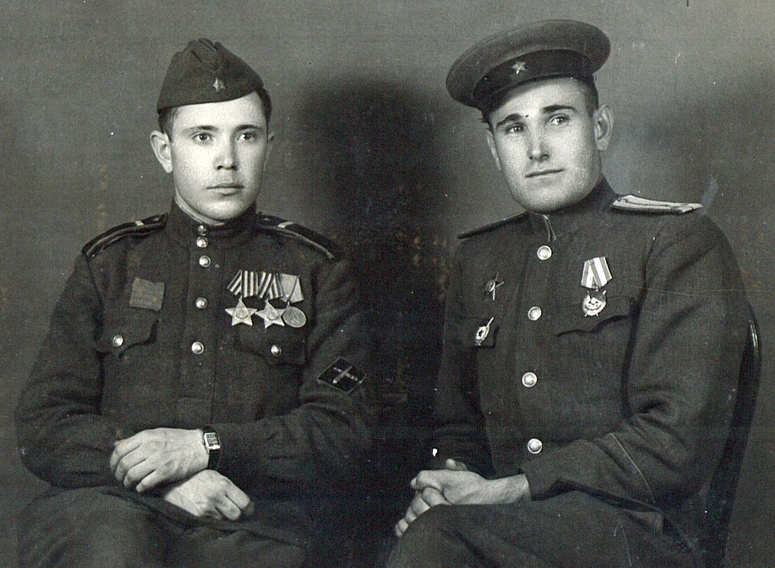 Покидов А.П. с командиром, 1945 г.