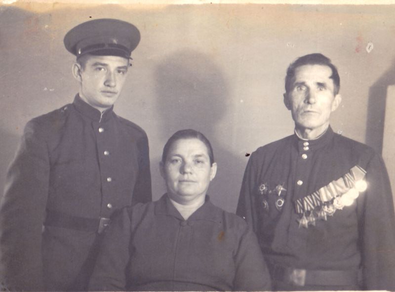 В.И.Литвинов с семьей в середине 60-х годов