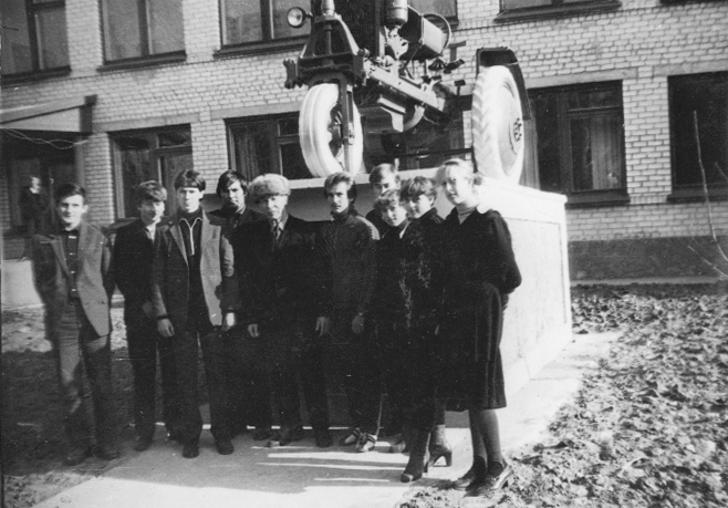 М.А.Брага с учениками, 1984 год