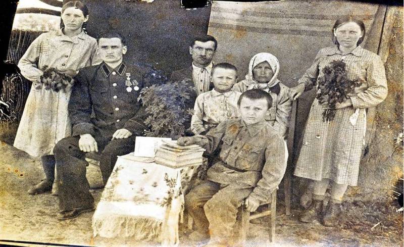 С.И.Кулешов с родными