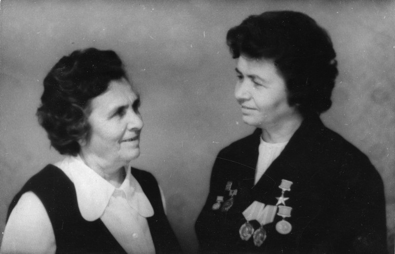 Л.П. Казанцева с матерью