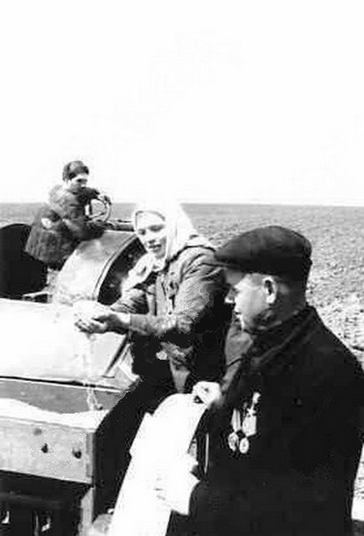 А.Н.Гончарук и В.М.Шаргало, 1948 год
