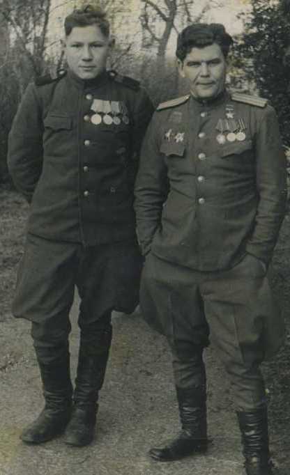 П.К. Шайкин (справа)