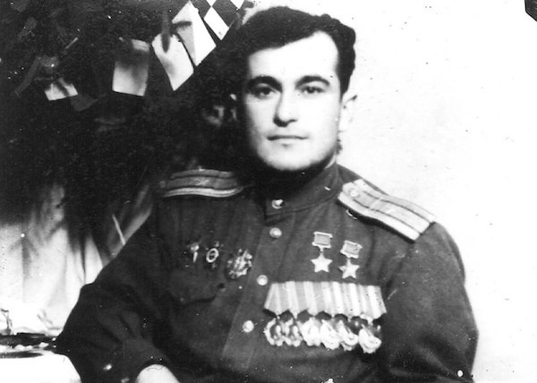 Амет-хан Султан, 1945 год