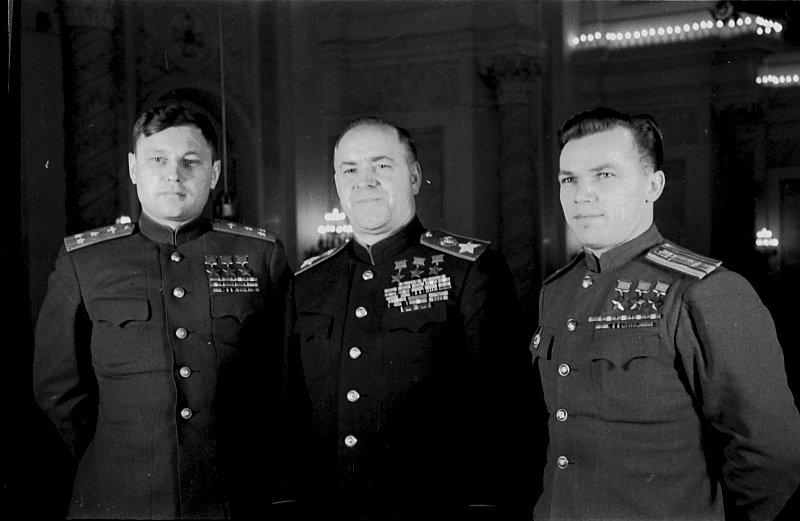 А.И.Покрышкин, Г.К.Жуков и И.Н.Кожедуб, 1945 год