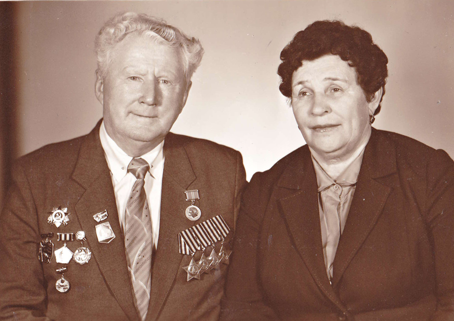 Тараев Сергей Степанович с супругой Елизаветой Ивановной