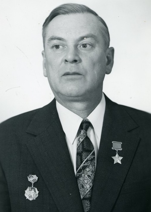 Ю.М.Винник, 1981 год.